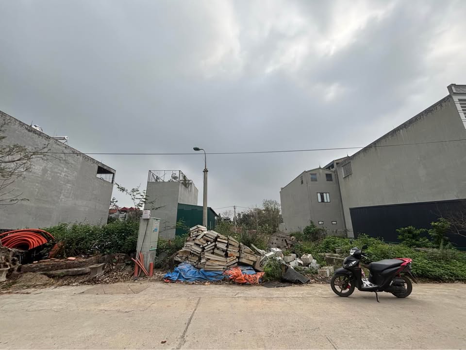 Bán Đất Vĩnh Yên 100m² Đồng Hin - View Vườn Hoa, Lô Góc 2.88 Tỷ