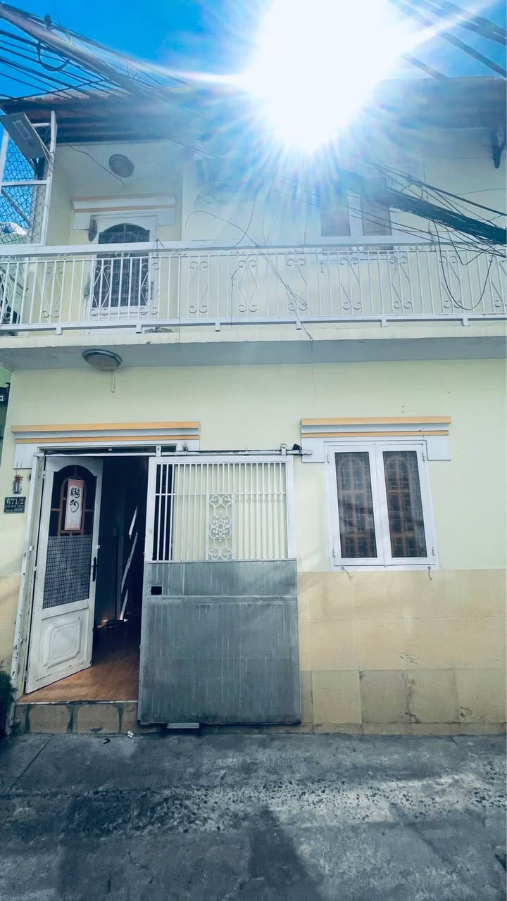 Nhà nguyên căn Quận 4 30m² giá 8 triệu - Sẵn sàng ở ngay!