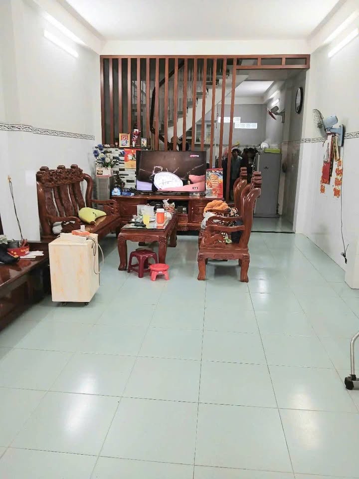 Nhà Cho Thuê Quận Bình Tân 68m² - 4PN, Hẻm Tải 6m, Giá 14 Triệu