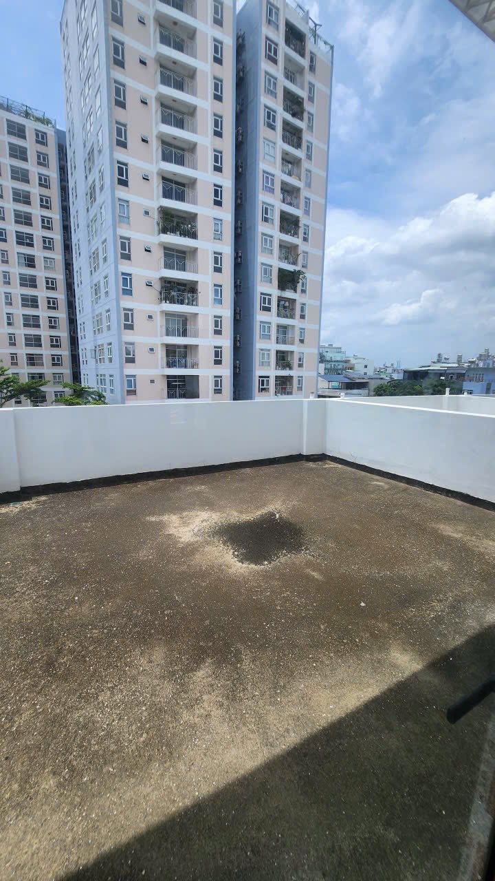 Cho thuê nhà thô 4x13m, 6PN, 5WC, đường Trịnh Đình Trọng, Tân Phú - Giá 30 triệu