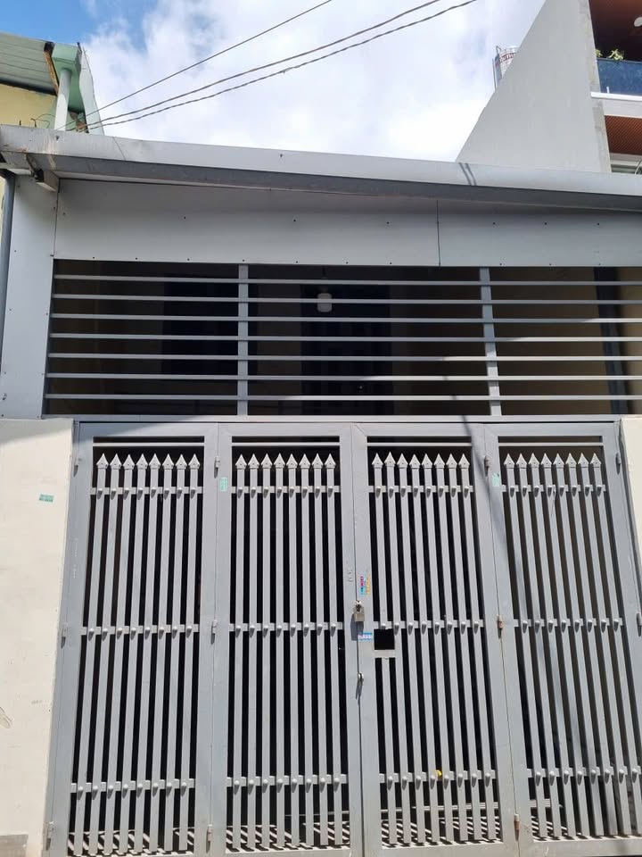 Nhà Hẻm Xe Tải 112m² 4PN Quận Bình Tân - Giá 11 Triệu/Tháng