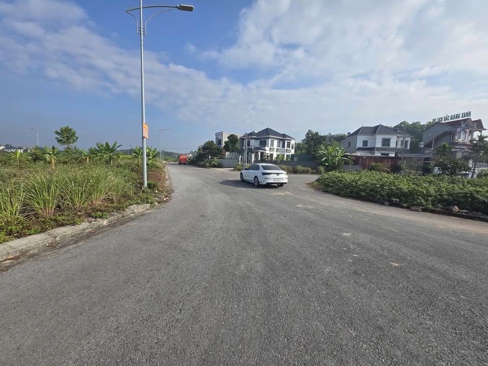 Đất nền Lạng Giang 120m² - Tiềm năng tăng giá vượt trội!