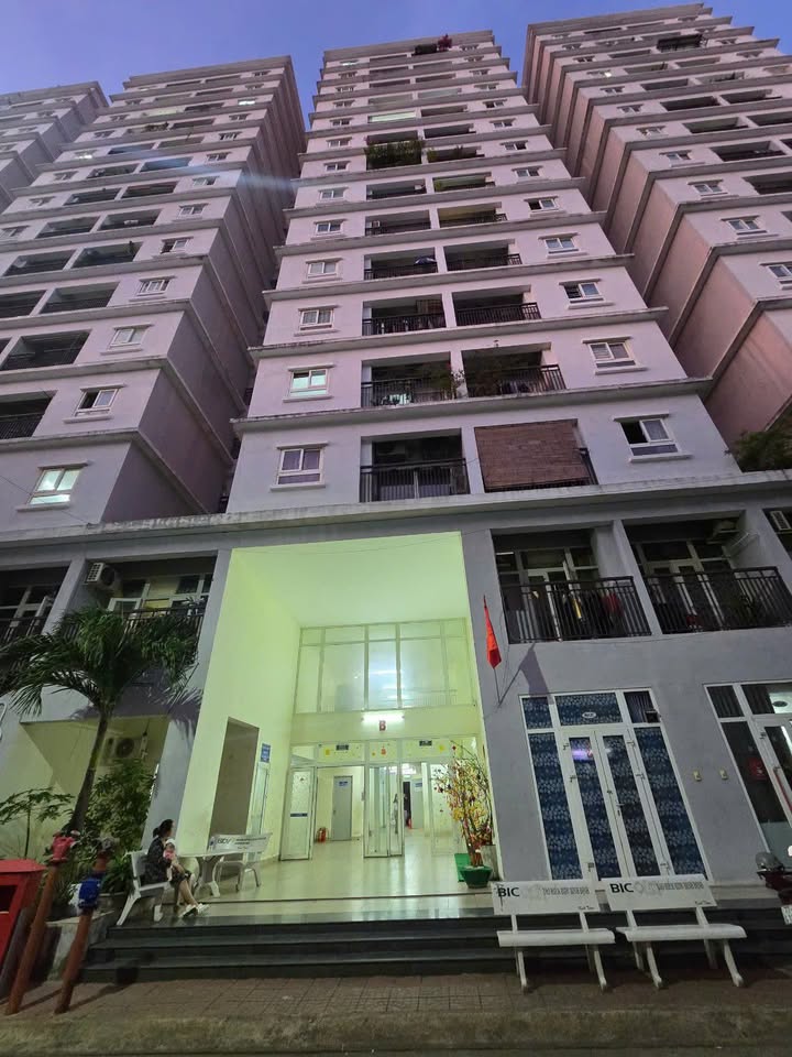 Bán Căn Hộ Chung Cư Xuân Thủy 28m² Giá 6xx Triệu - Sổ Hồng Riêng