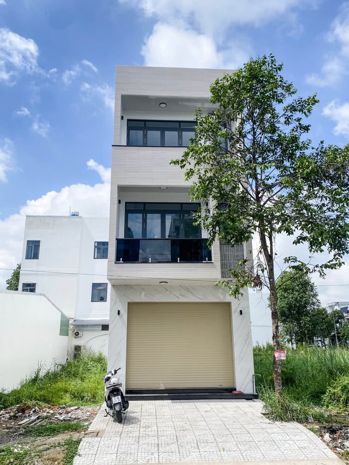 Thuê Nhà Khu Hồng Loan 90m² Giá 18 Triệu - Vị Trí Đắc Địa Kinh Doanh!