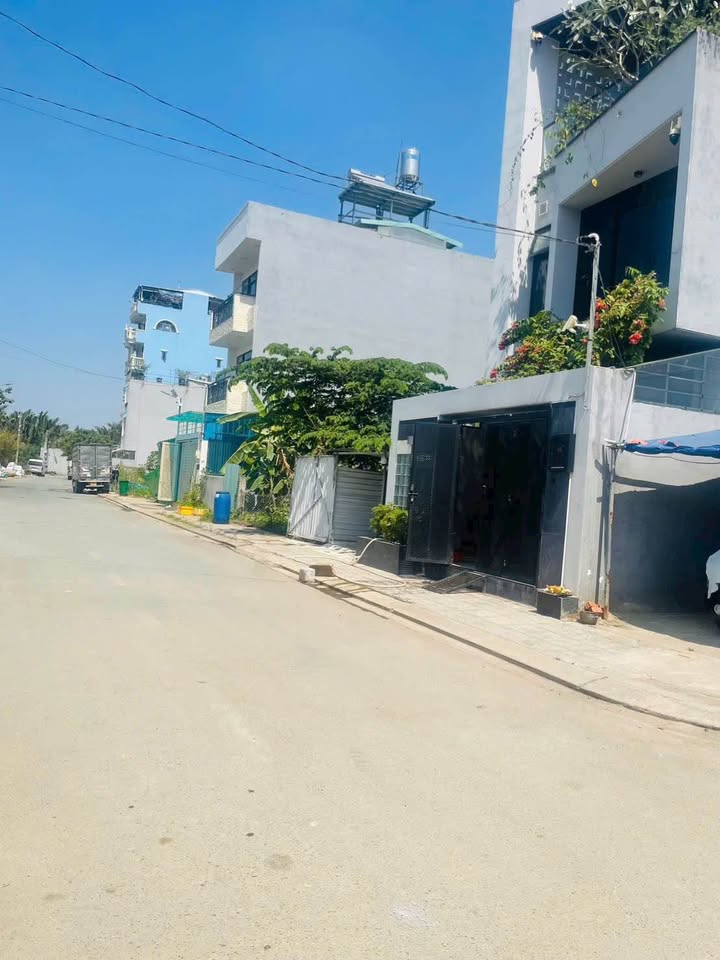 Đất nền lô góc 80m² Phú Hữu, Q9 - Tiềm năng tăng giá vượt trội!