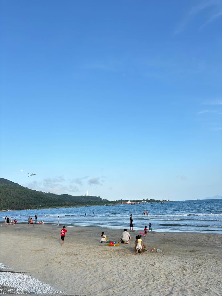 Nhà mặt tiền Nguyễn Phan Vinh 130m² - Vị trí đắc địa gần biển!