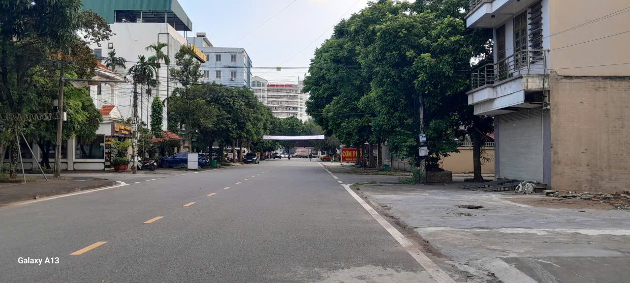 Mặt Tiền Kinh Doanh 352m² Lê Thái Tổ, Ninh Bình - Giá 2x Tỷ