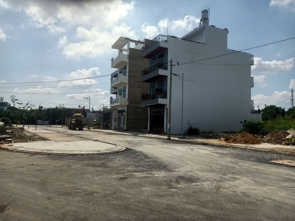 Đất Hóc Môn 85m² MT 10m - Xây 4 Tấm, Gần Chợ, Giá 3.9 Tỷ