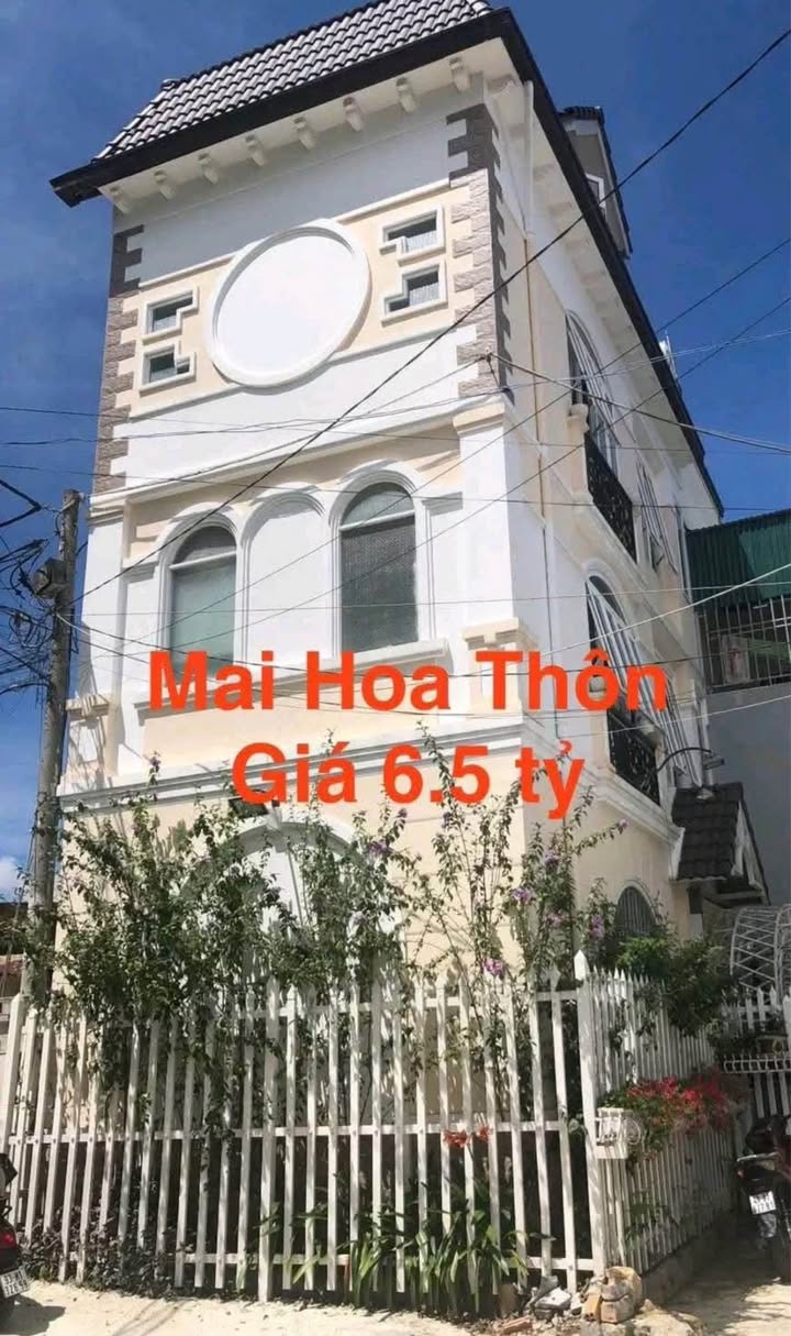 Bán Gấp Nhà 2 Mặt Tiền Bùi Thị Xuân, Đà Lạt - 93m², 4PN, Ô Tô Tận Nhà