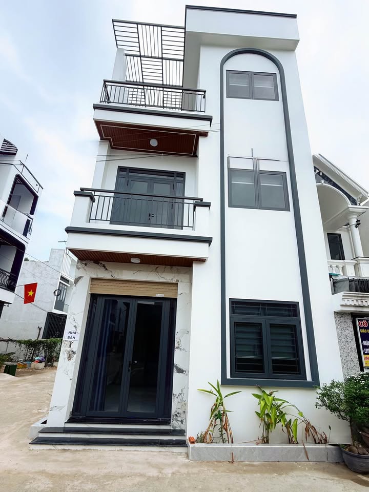 Nhà 1 Trệt 2 Lầu KDC Hoá An, Biên Hòa - 63m² Sổ Hồng Hoàn Công