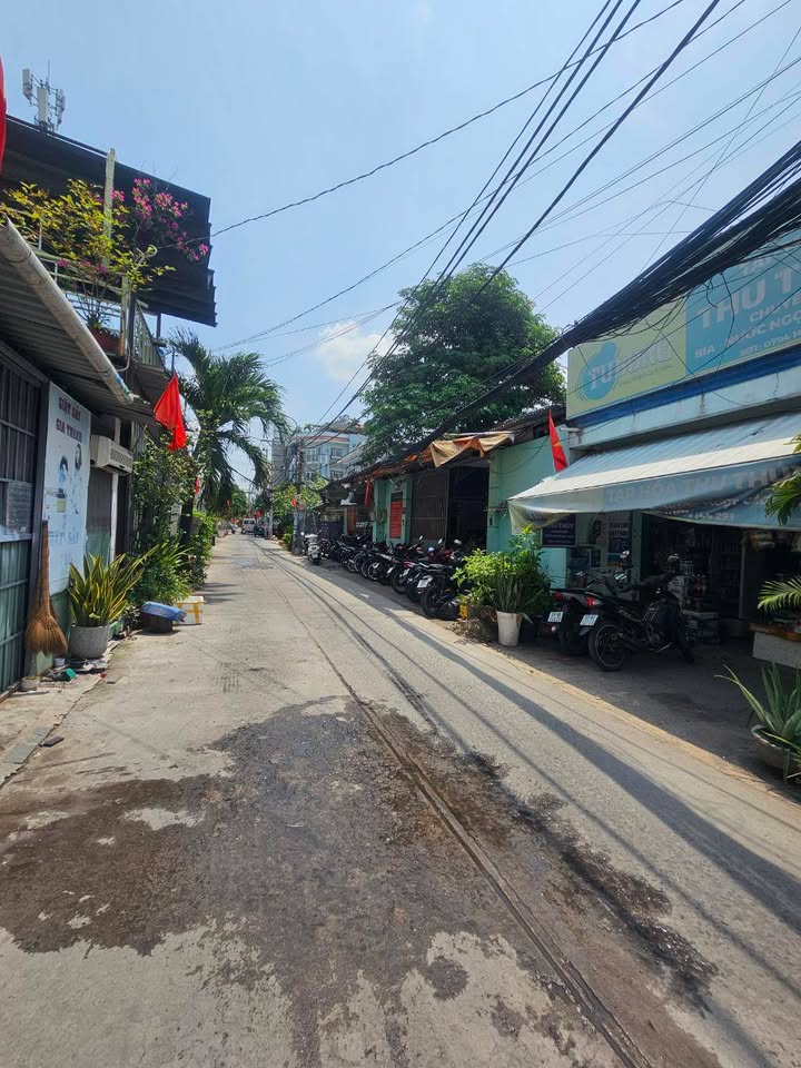 Nhà Riêng Lê Trọng Tấn Bình Tân 56m² giá 3.75 tỷ - Ô tô vào tận nhà!