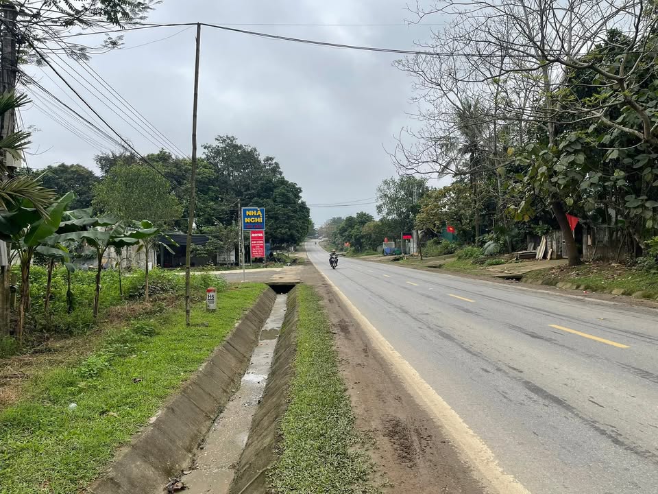 Đất nền Quốc lộ 6, Tân Lạc 800m² - Sẵn nhà 2 tầng, kinh doanh ngay!