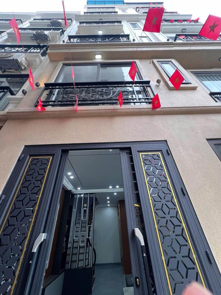 Nhà 7 Tầng Full Nội Thất 65m2 - 8.4 Tỷ Tại Vân Canh, Hoài Đức