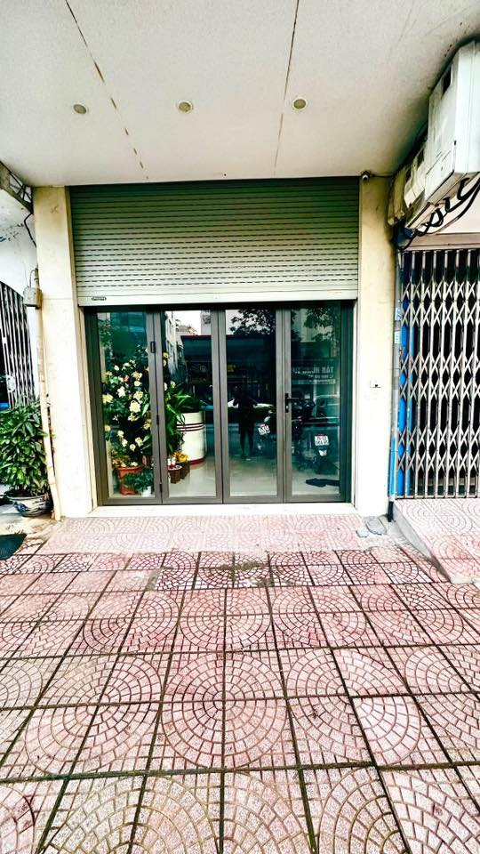 Mặt bằng KD Mặt phố Nguyễn Văn Cừ, Long Biên - 40m², 12 Triệu/tháng
