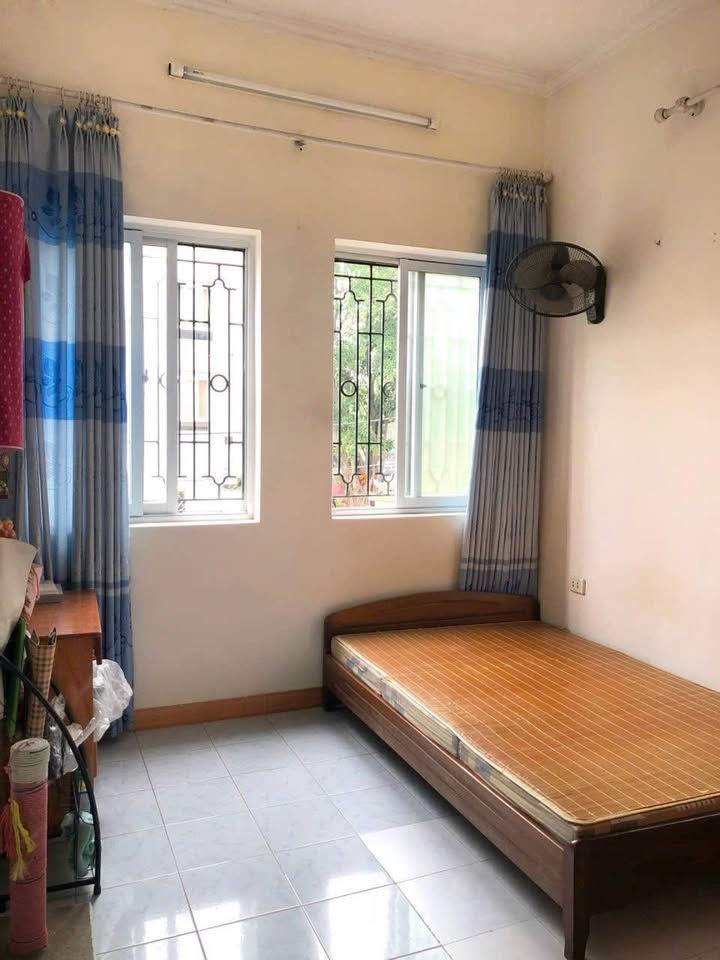 Nhà Lô Góc Ngõ 460 Khương Đình, 35m² x 3.5 Tầng - Giá 10 Triệu/Tháng