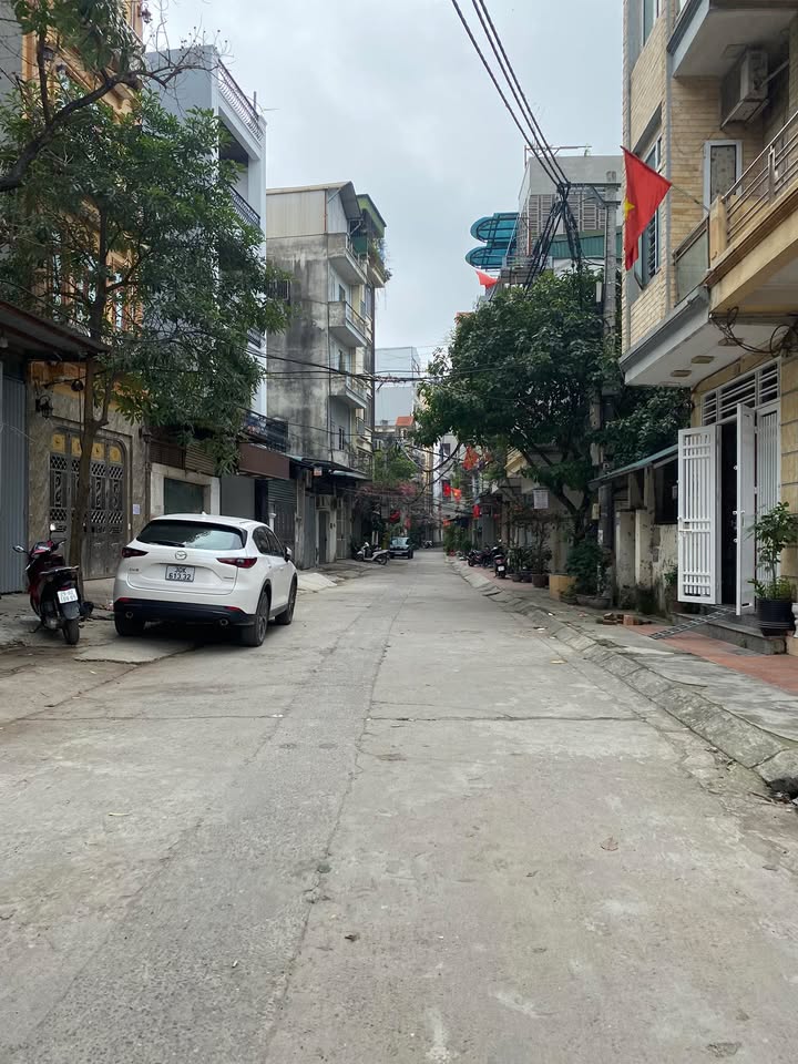 Cho thuê nhà Nam Dư 70m² x 3 tầng - Ô tô đỗ cửa cực tiện lợi!