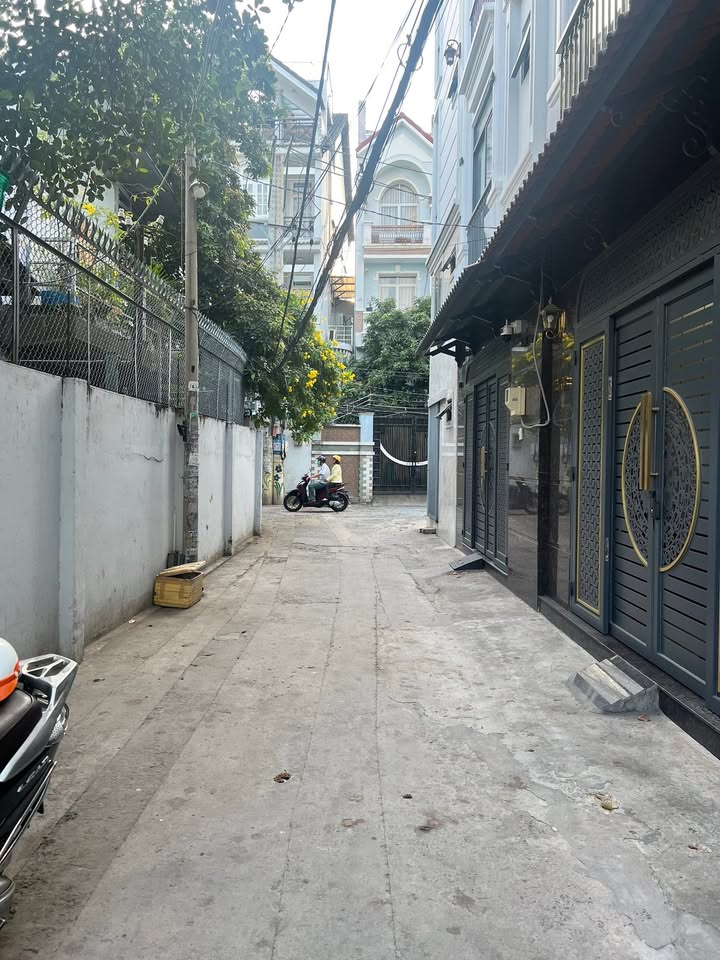 Nhà HXH Lê Quang Định, Bình Thạnh Nhỉnh 8 Tỷ - Full Nội Thất Cao Cấp!