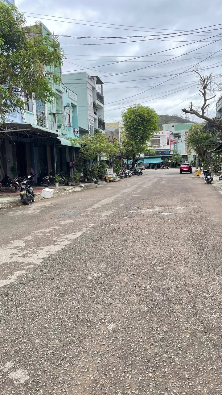 Nhà nguyên căn Điện Biên Phủ Quy Nhơn 4 triệu - Vị trí đẹp, sẵn sàng ở ngay!