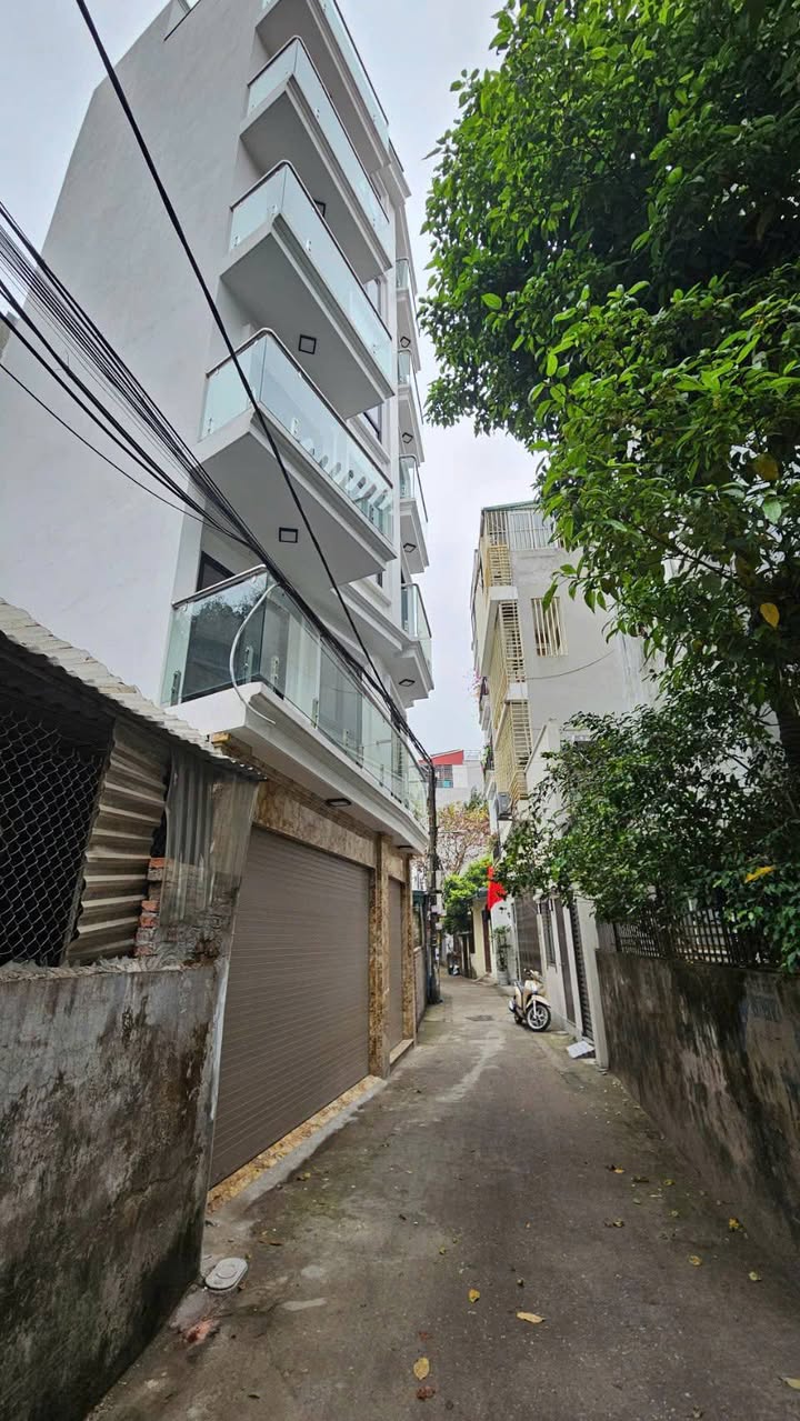 Nhà Trường Lâm Long Biên 55m² hơn 13 tỷ - Ô tô vào tận nhà, thang máy!