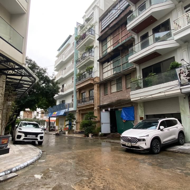 Nhà Mặt Ngõ Ô Tô Tránh Kinh Doanh ECOHOME - 35m² 6 Tầng - Sổ Hồng Vuông Vắn