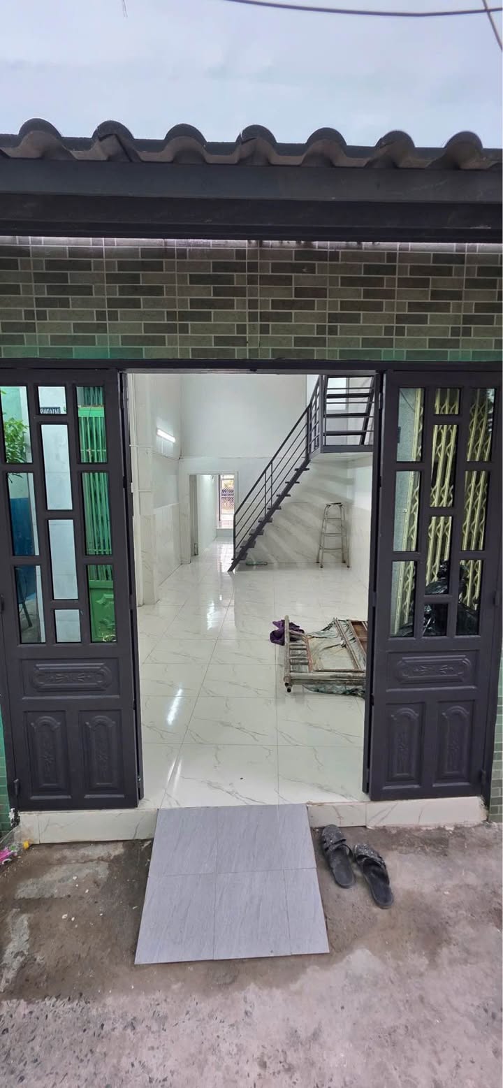 Nhà riêng Q8 100m² chỉ 2.45 tỷ - Sổ hồng sẵn, view sông mát mẻ!