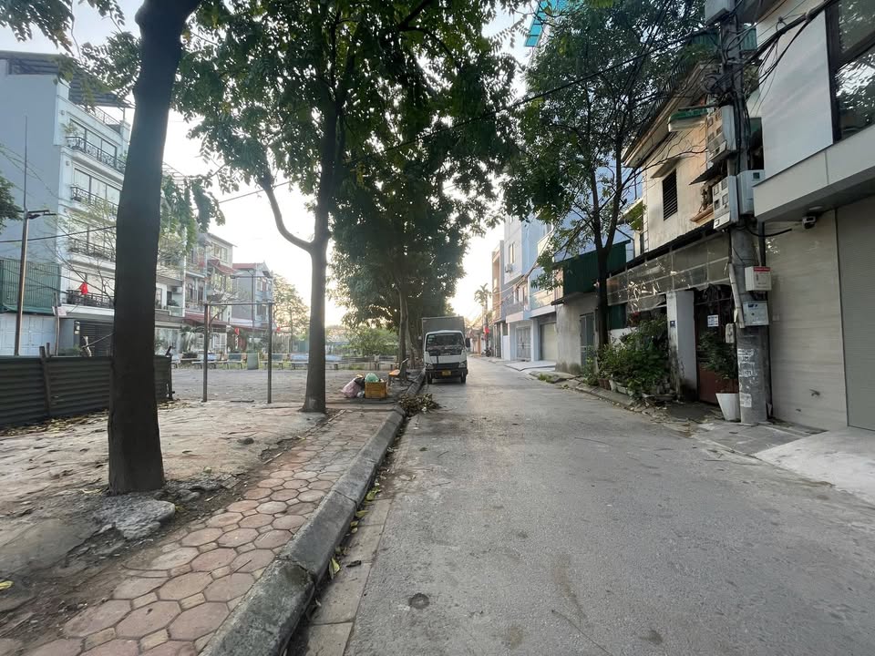 Nhà Cấp 4 Cho Thuê Long Biên 60m² - Ô Tô Vào Nhà, Giá 5 Triệu