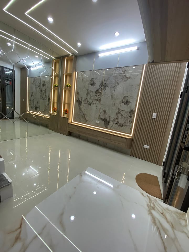 Nhà 24m² Trương Định, Hai Bà Trưng - Lô Góc Kinh Doanh Spa, Sổ Đỏ 6 Tỷ