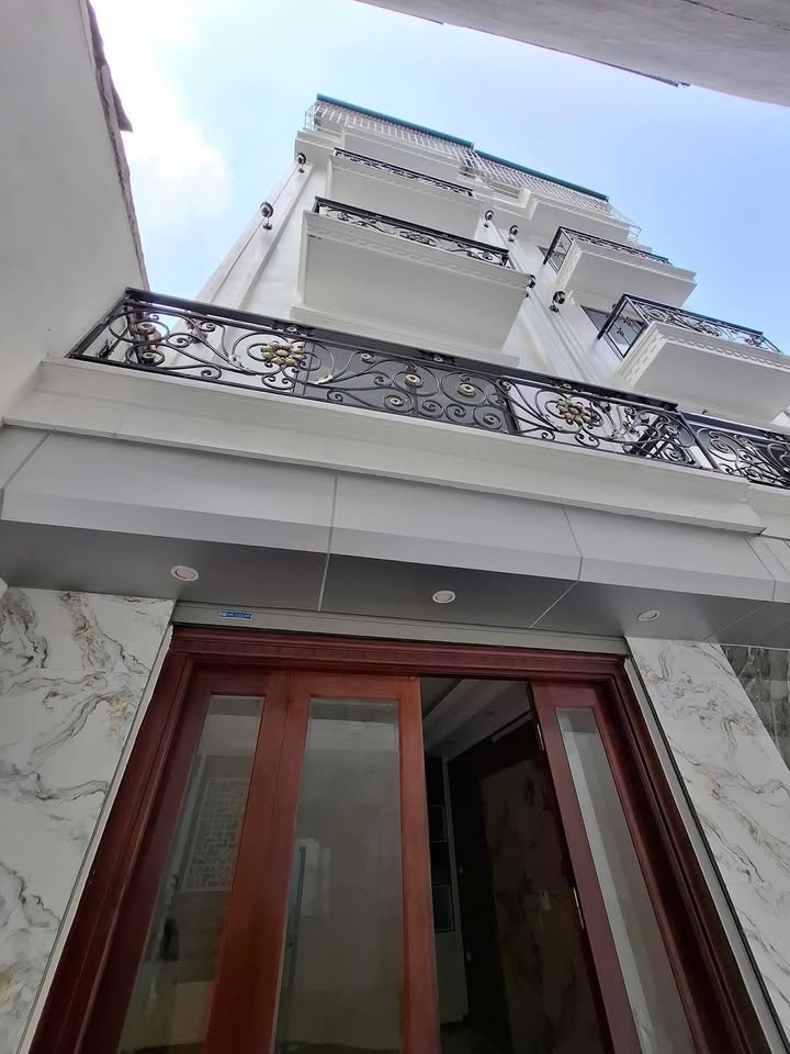 Nhà 5 Tầng Mới Đẹp, 35m², Sát Bãi Xe Đại Đồng, Bắc Ninh - 7 Tỷ