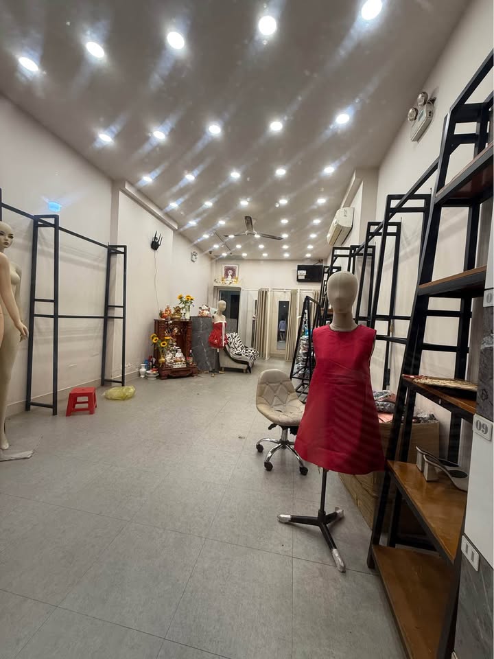 Nhà Gò Dầu, Tân Phú - 65m² 3PN, Hẻm Ô tô, 2 Phút Aeon Mall - 5 Tỷ