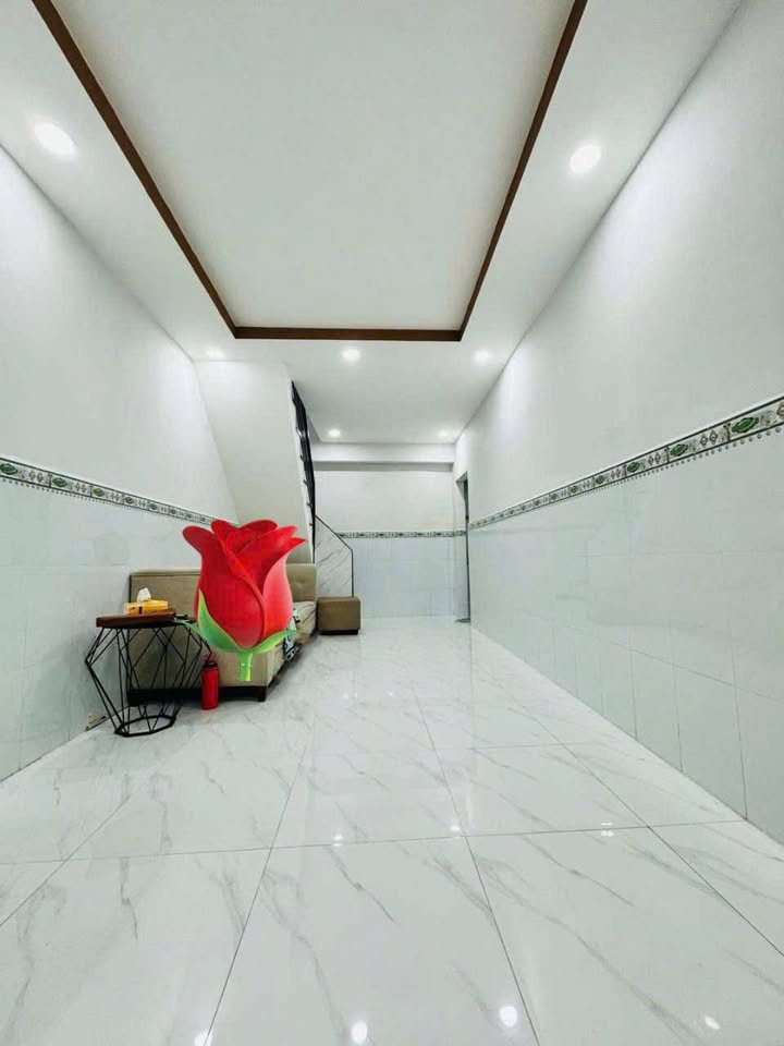 Nhà 30m² 2 Tầng Cống Quỳnh, Quận 1 - Giá 4.3 Tỷ, Sẵn Sàng Vào Ở