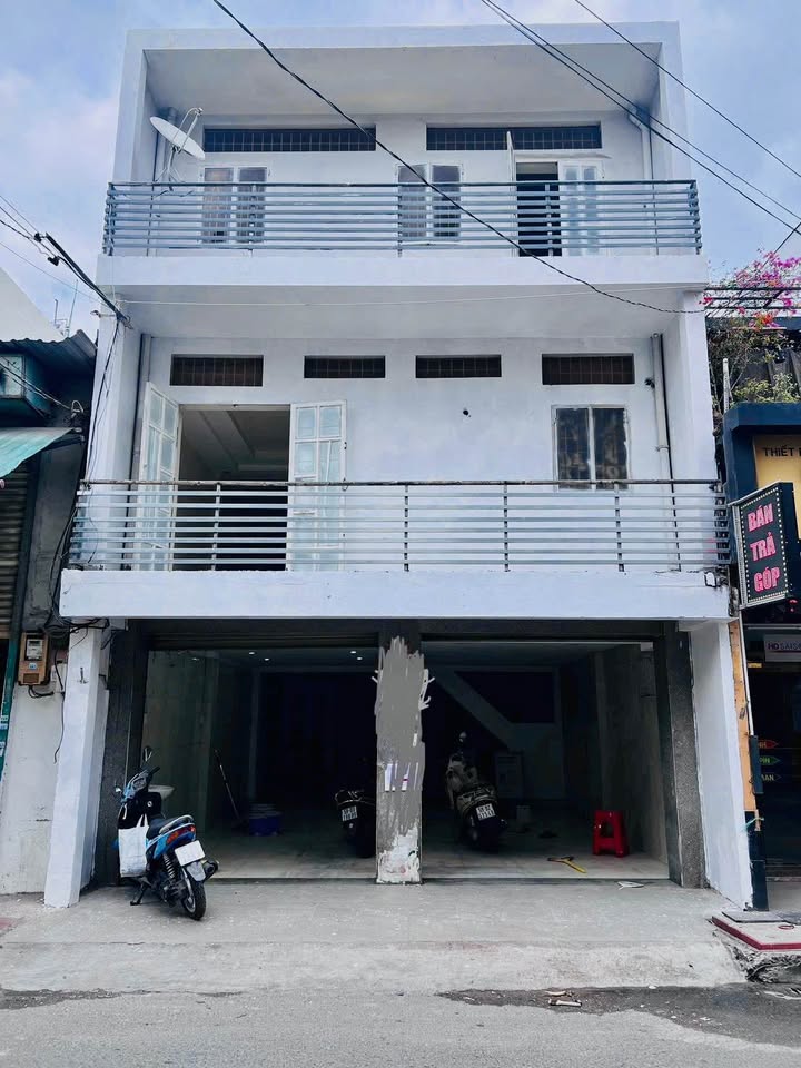 Nhà Mặt Tiền Bình Long, Bình Tân - 108m², 6PN - Giá 20 Triệu/Tháng
