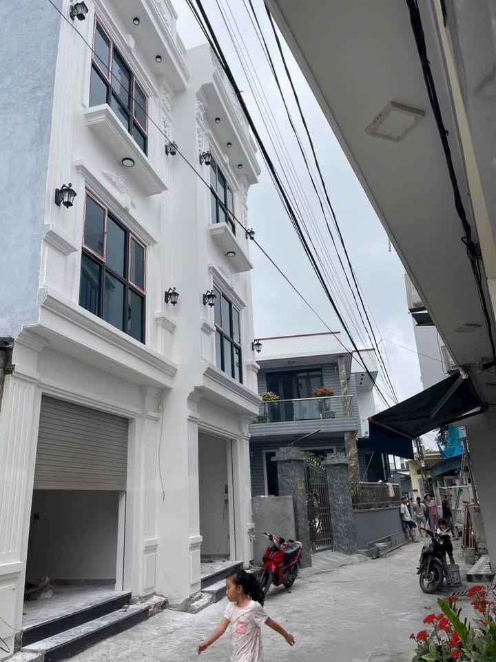 Nhà 42m² Lệ Tảo, Kiến An - Ô tô đỗ cửa, 3PN, hơn 2 tỷ