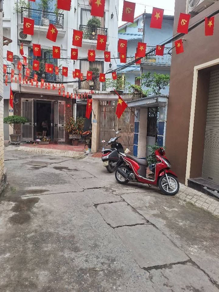 Nhà Khuyến Lương, Hoàng Mai 87m² giá 13.5 tỷ - Sổ hồng sẵn!