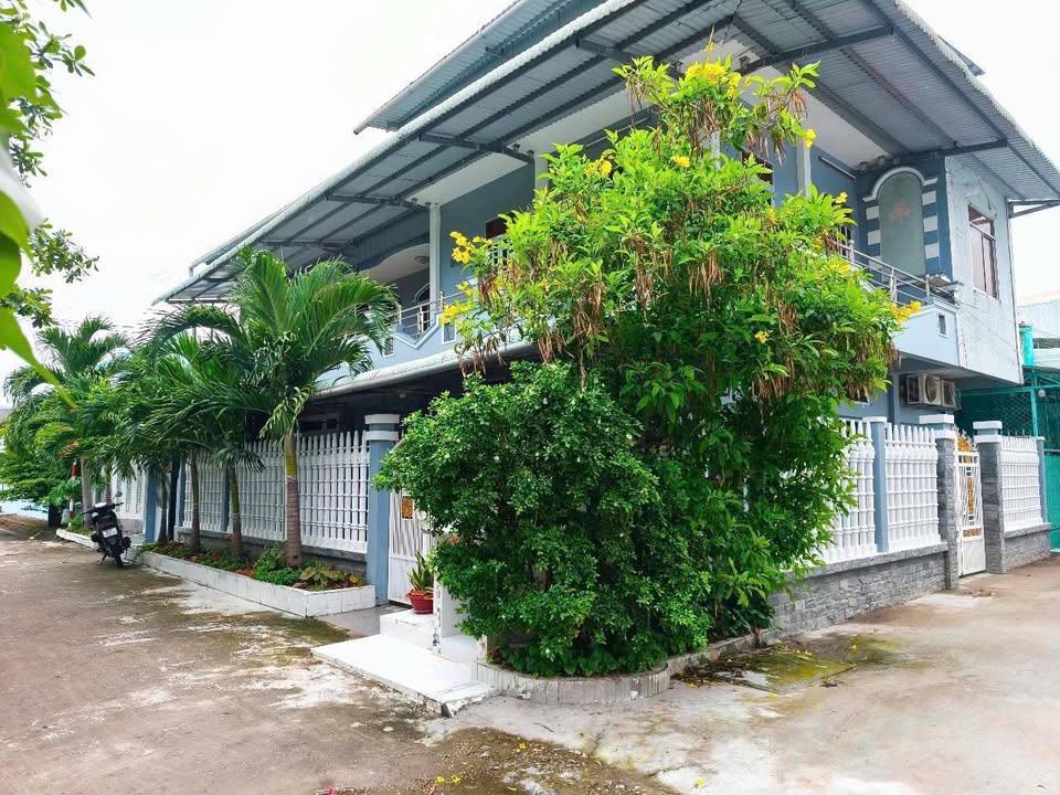 Nhà Góc 2 Tầng 128m² Mặt Tiền Sông Bạc Liêu - Giá 2.5 Tỷ