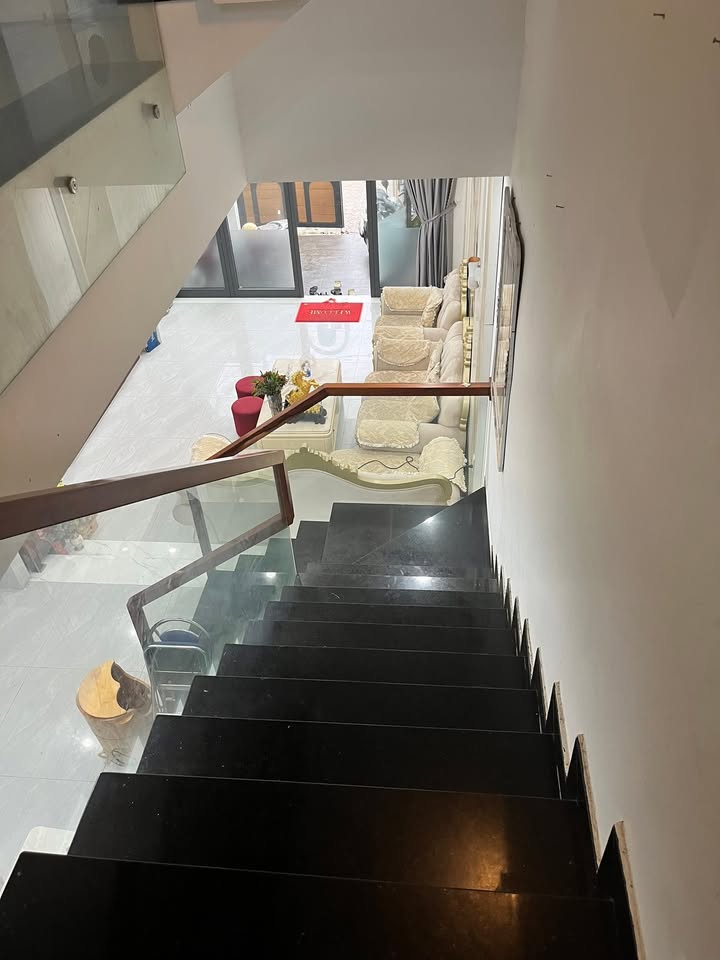 Nhà mặt tiền Bàu Cả Quảng Ngãi 10 triệu - Kinh doanh ngay