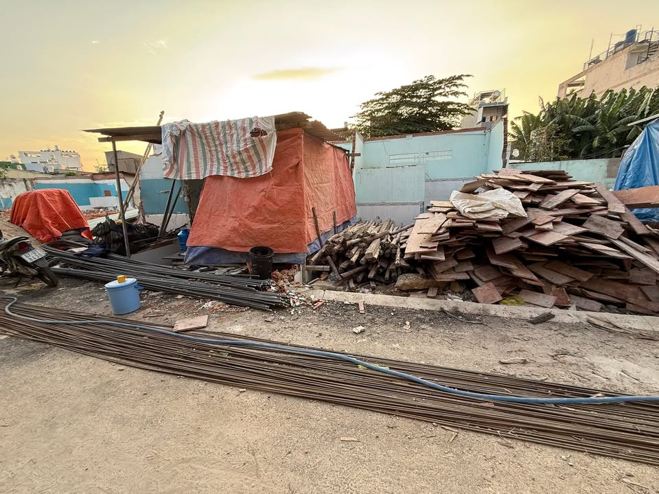 Bán Gấp Đất 50m² Q12 - Sổ Hồng Riêng - Giá 4.37 Tỷ