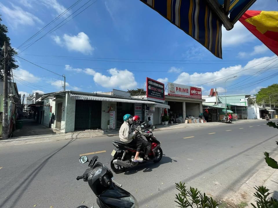 Nhà Trệt Lầu Hóc Môn 48m² - Full Nội Thất, Ô Tô Đậu Cửa, Giá 2.19 Tỷ