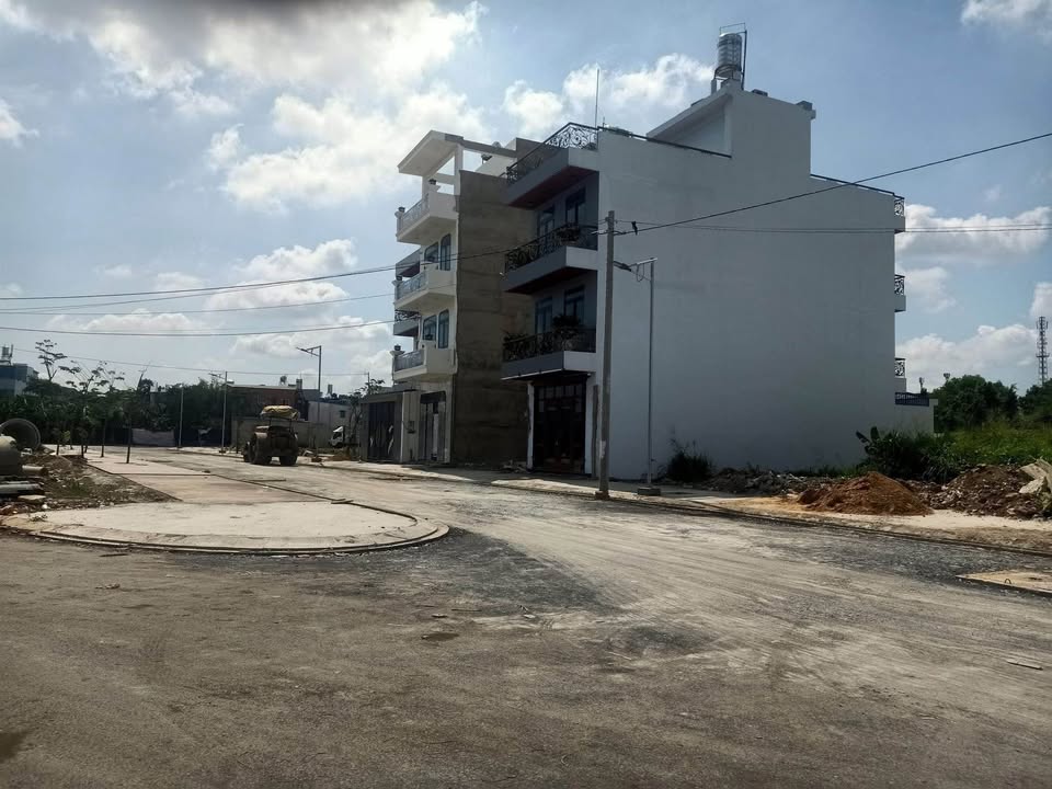 Đất Hóc Môn 85m² - Mặt tiền đường 13m, gần Chợ, Sổ hồng sẵn