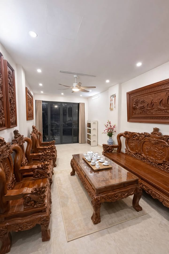 Nhà phố Phố Kim Đồng, Hoàng Mai 260m² - Sẵn sàng ở ngay!