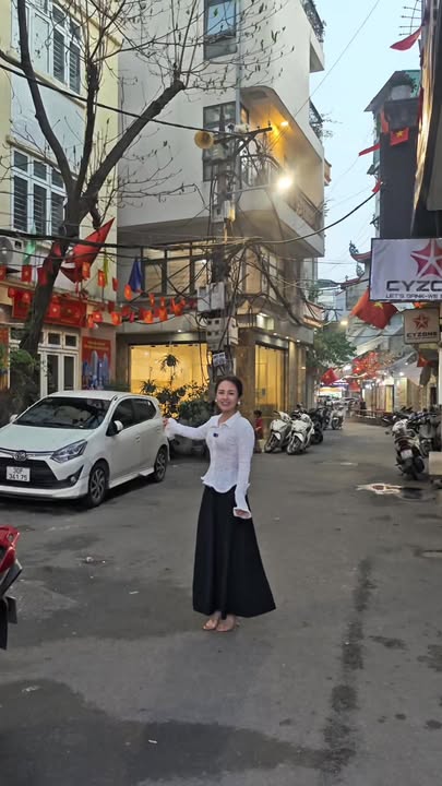 Nhà Phố Minh Khai 35m² x 5 Tầng, Ô Tô Đỗ Cổng - Giá Hơn 9 Tỷ