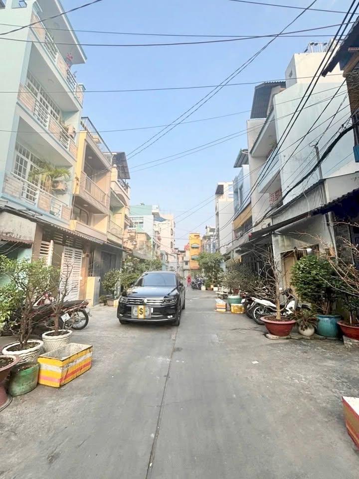 Nhà Q11 Lạc Long Quân 52m² - Hẻm xe hơi thông, chỉ 8.3 tỷ!