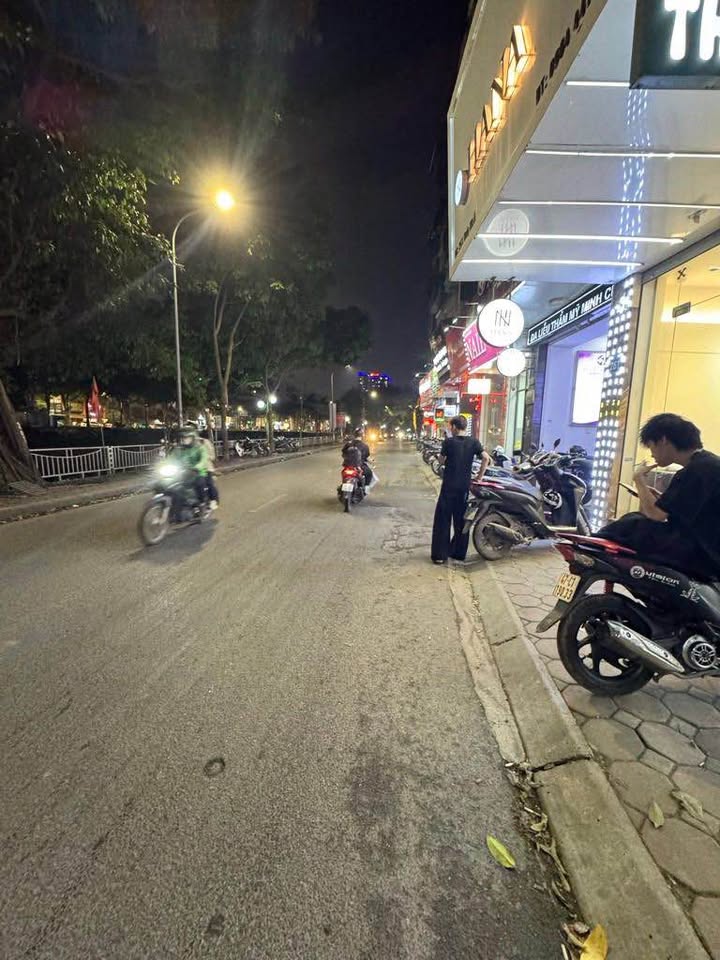 Nhà phố Giáp Nhất, Thanh Xuân 37m² - Mặt tiền kinh doanh đỉnh!