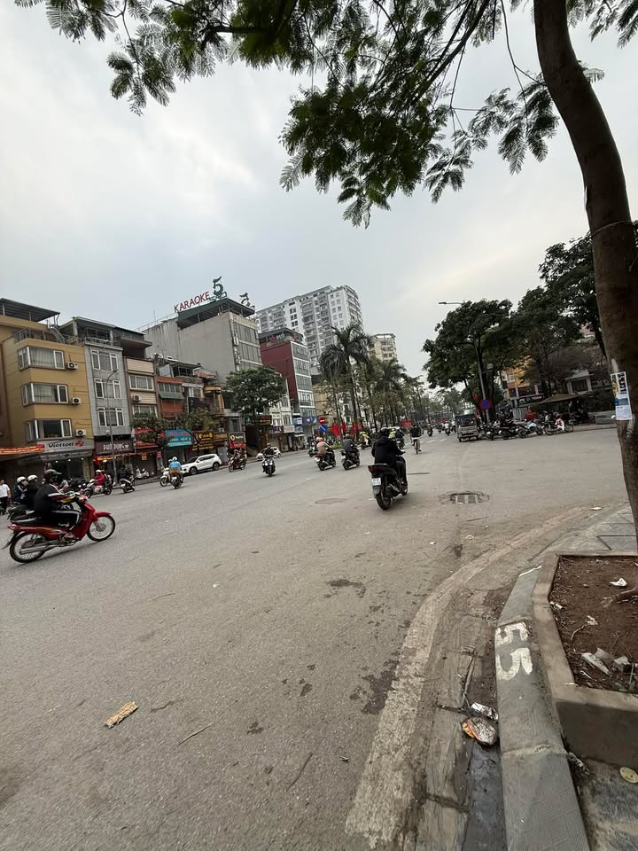 Nhà Phố Tân Mai 50m² Chỉ 8 Tỷ - Mặt Tiền Kinh Doanh, Ô Tô Tránh