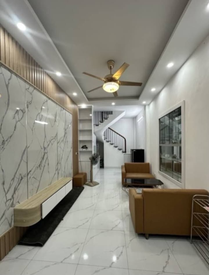 Nhà riêng Phố Chiến Thắng 42m² giá 10.5 tỷ - Ô tô vào tận nhà!