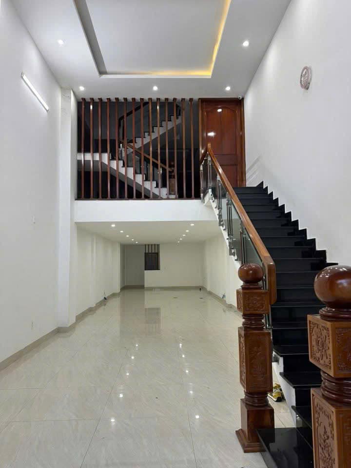 Nhà phố Kinh Dương Vương Đà Nẵng 90m² - Mặt tiền kinh doanh sầm uất!