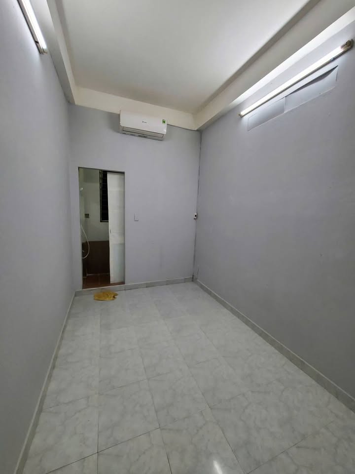 Phòng Trọ Q10 - 17m² Máy Lạnh, WC Riêng, Sửa Mới - 3.2 Triệu/Tháng