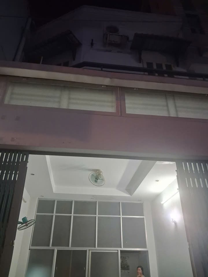 Thuê Nhà Nguyên Căn Tân Bình 40m² Giá 9 Triệu Ô Tô Vào Tận Nhà