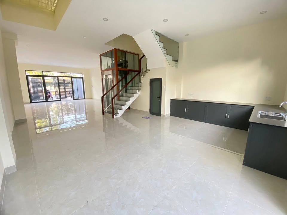 Nhà Mặt Tiền Kinh Doanh Sầm Uất - TP Thủ Đức - 120m² Giá 30 Triệu/Tháng