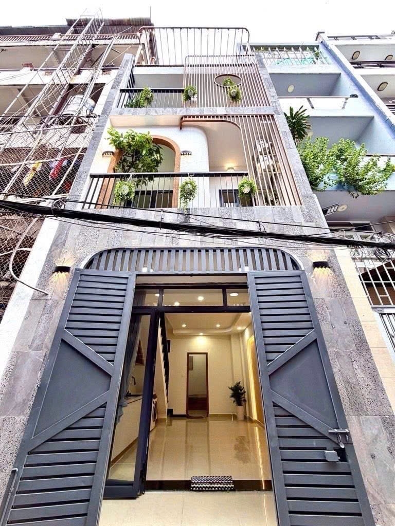 Nhà Hoàng Văn Thụ 42m² - Hẻm ô tô, sổ hồng sẵn, 4 tỷ!