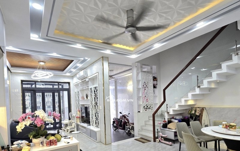 Nhà Phố Nhà Bè 83m² - Gara Ô Tô, 4PN, Sổ Vuông, Gần Phú Mỹ Hưng